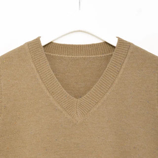 Basic V-neck knit vest