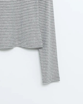 Border Center Metal Tag Long T-Shirt