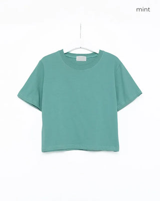 Basic semi-cropped half-length T-shirt