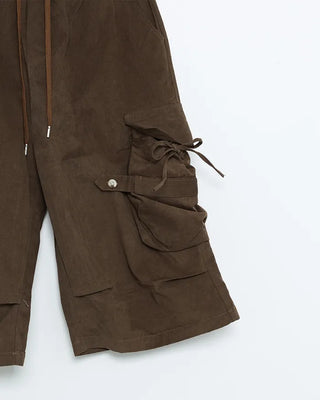 Wide cargo shorts