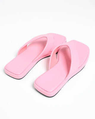 Square design flip sandals