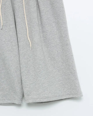 One-tuck Bermuda sweatpants