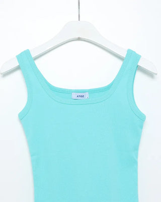 Simple summer sleeveless top
