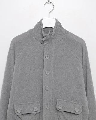 High-neck big button point cardigan