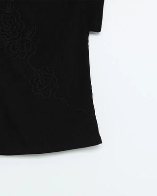 Flower embroidered short-sleeved T-shirt