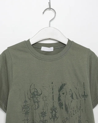 Tattoo illustration semi-cropped half t-shirt