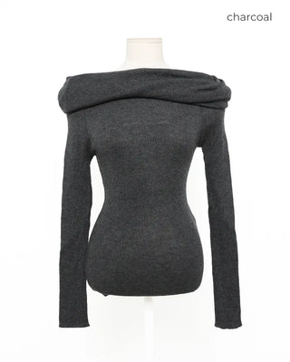 Slim Off-Shoulder Knit