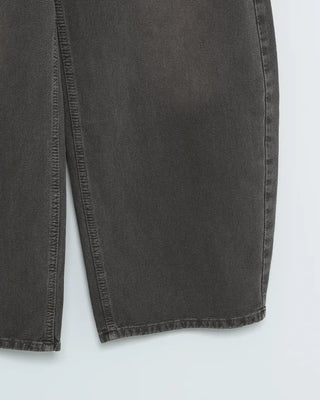 Curved silhouette washed pants
