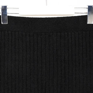 Back slit long skirt