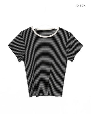White ribbed border half-sleeve T-shirt