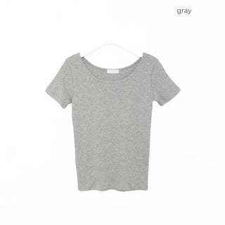 Simple U-neck T-shirt