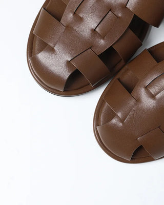 Round twist sandals