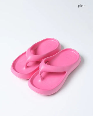 Voluminous thong sandals