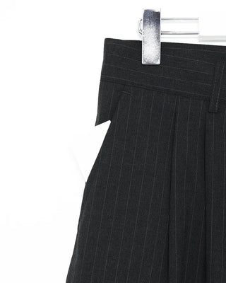 (Unisex) Pinstripe Two-Pleat Loose Slacks