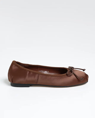 Ribbon flat shoes