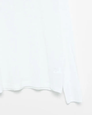 Simple long-sleeved T-shirt
