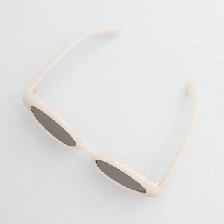 Round-shaped sunglasses