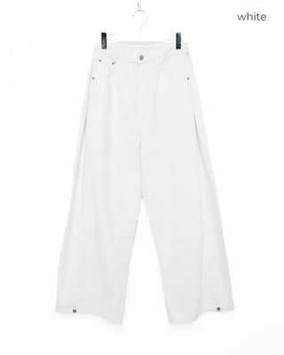 Balloon-fit pants with side pleats