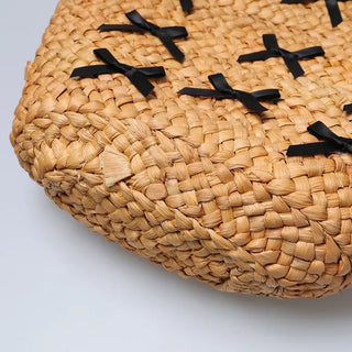Ribbon-point rattan handbag