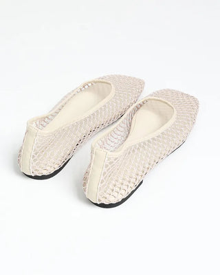 Square-toe mesh flat shoes