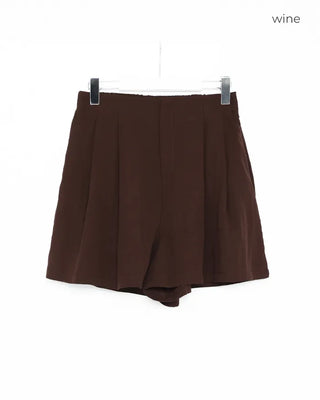 Two-pleat shorts