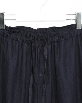 Glossy nylon band button pants