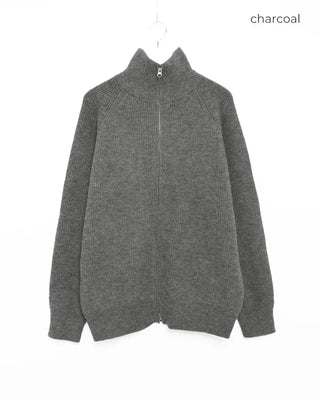 Simple 2-way knit zip-up