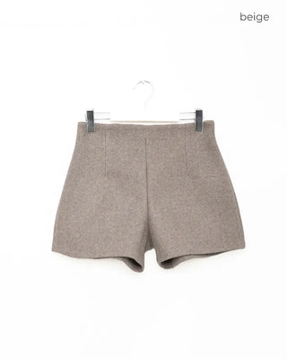 Side zipper shorts