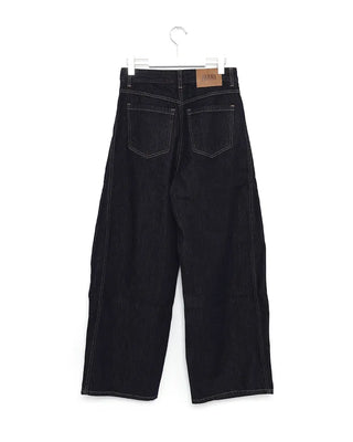 Curved stitch denim