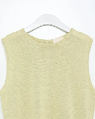 Back button vest