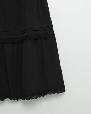 Lace tiered flared long skirt