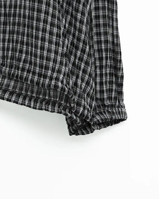 Drawstring hem check windbreaker