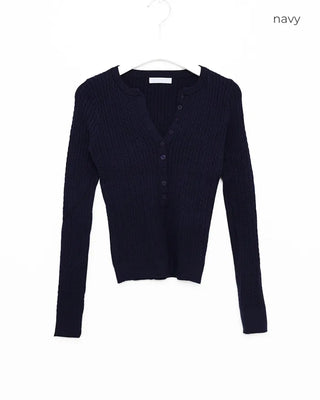 V-neck button cable slim long-sleeve knit