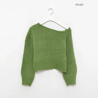 Unique off-shoulder wool knit