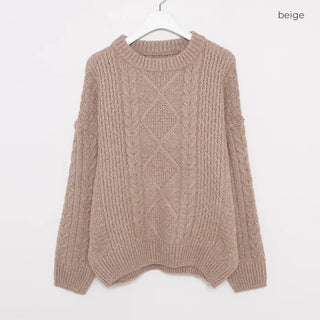 Cable oversized round knit