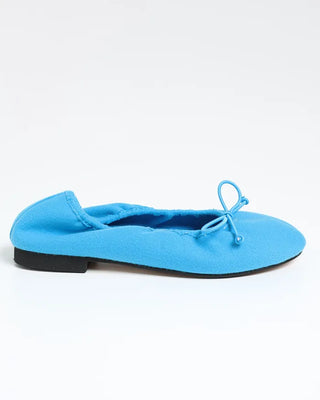 Vivid round ribbon flat shoes