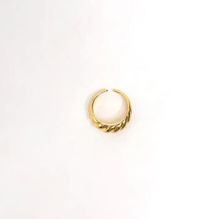 Twisted Bold Ring