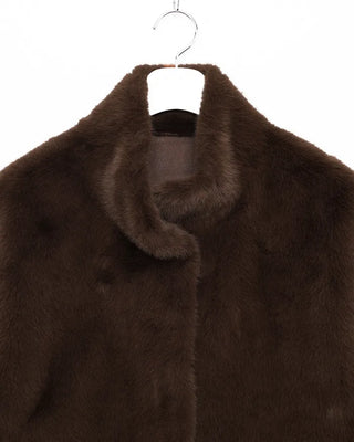 Hook crop fur jacket