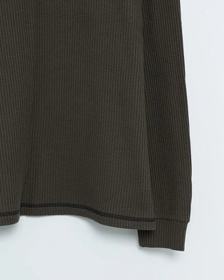 Waffle stitch design long-sleeved T-shirt