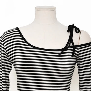 Asymmetrical Shoulder Crop Border T-Shirt
