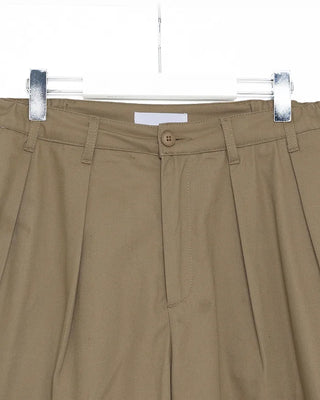 Side-tucked Bermuda shorts