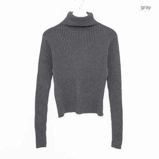 Hand warmer high neck T-shirt
