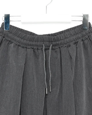 Wide-leg slacks with elastic waistband