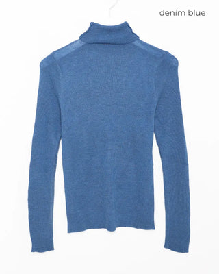 Colored turtleneck knit