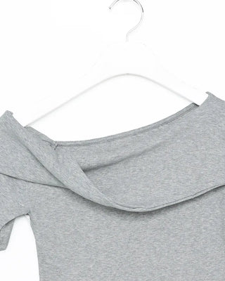 Off-shoulder front twist t-shirt