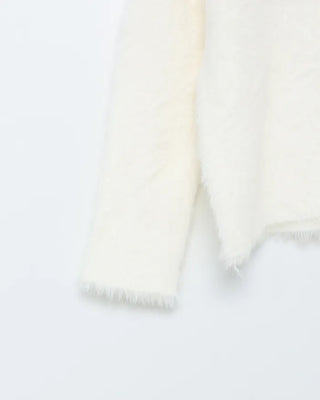 V-neck loose-fit knit and scarf set