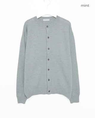Basic round-button cardigan