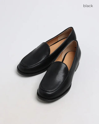 Round-toe slip-on loafers