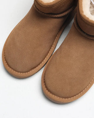 Short sheepskin boots
