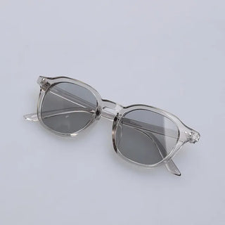 Pointed sunglasses